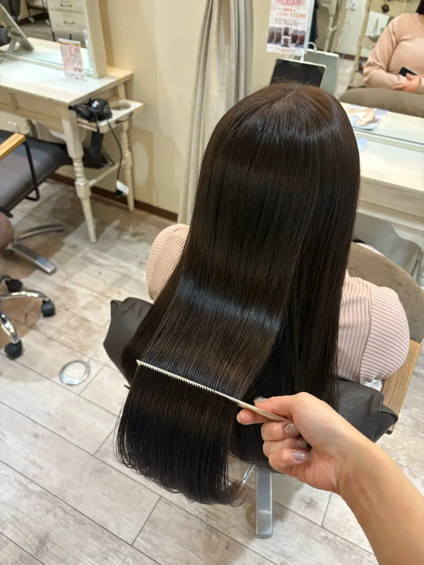 ロング カラー トリートメント 艶髪/縮毛矯正/ レイヤー/栄/あやかのヘアスタイル