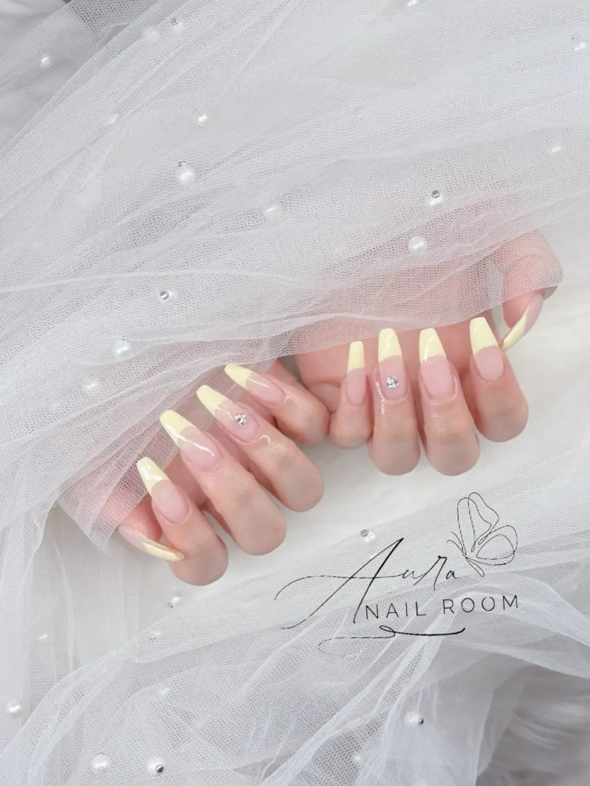 ネイル フレンチネイル Aura Nail Roomのネイルデザイン