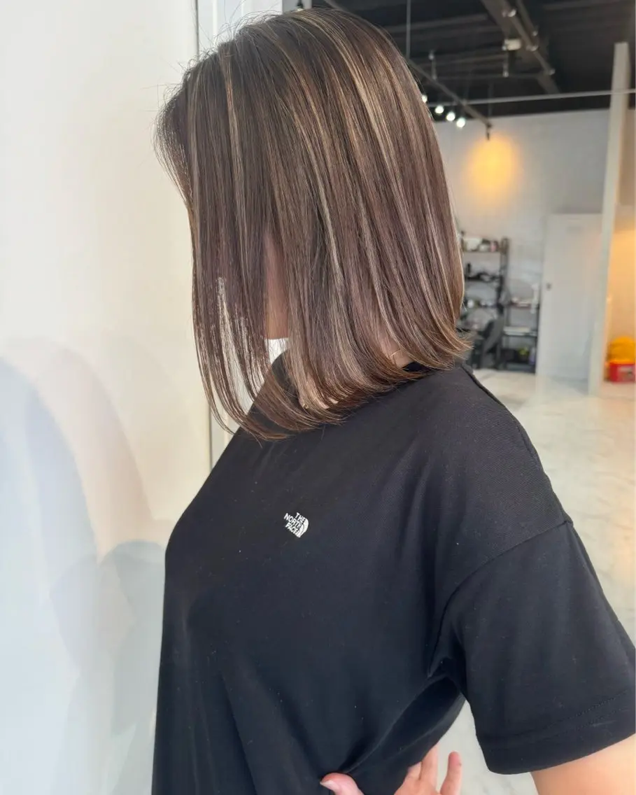 ミディアム カラー ヘアアレンジ バレイヤージュ ブリーチ ダブルカラー ハイライトカラー ハイトーンカラー カット ヘアカラー トリートメント アンドウ ユウ/ レイヤーカット/韓国のヘアスタイル