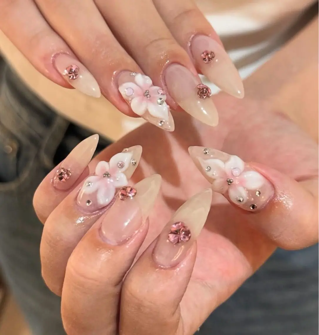 ネイル フレンチネイル ガーリー ガラスフレンチ 氷ネイル・うるうるネイル キラキラネイル ハンドネイル JOSIE nail studioのネイルデザイン