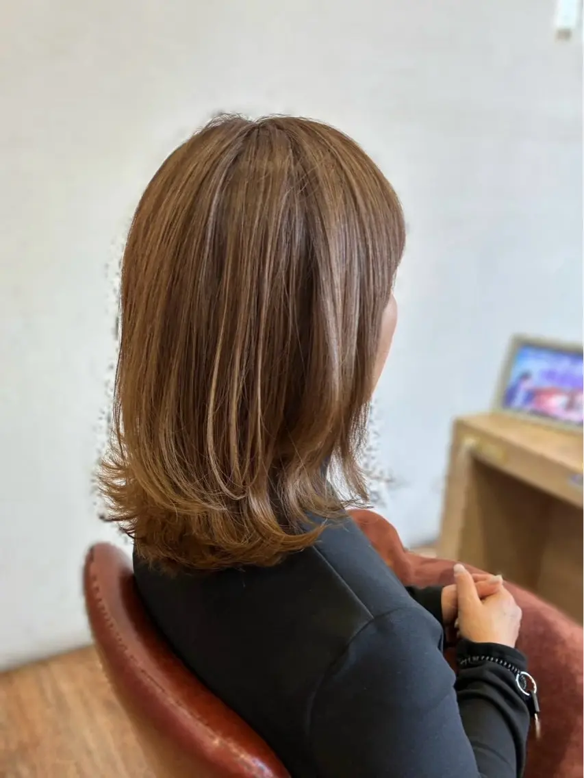 ミディアム ミディアムレイヤー レイヤーカット カット ヘアカラー アトリエファゴ Chikanoのヘアスタイル