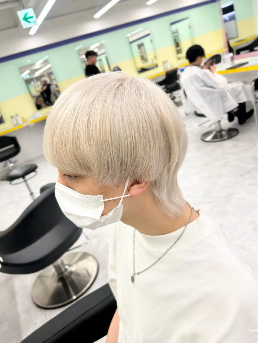 カラー ヘアカラー ハイトーンカラー 🦄レイヤーカットのヘアスタイル