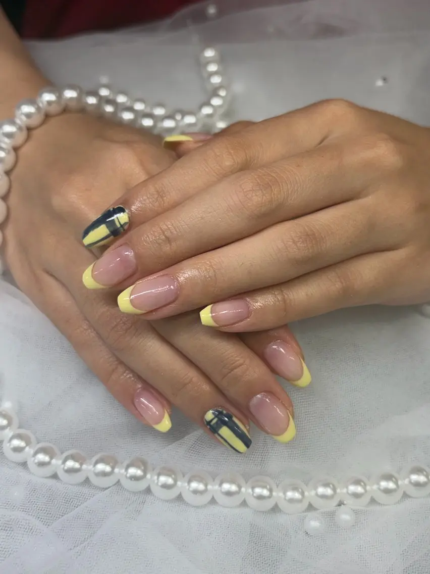 ネイル フレンチネイル ハンドネイル Crea IBUKIのネイルデザイン