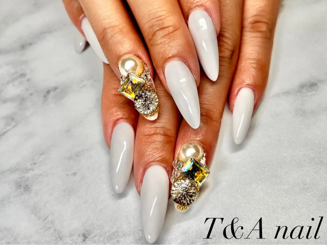 ネイル 長さ出し ジェルネイル ワンカラーネイル スカルプネイル ホワイト T&A nailのネイルデザイン