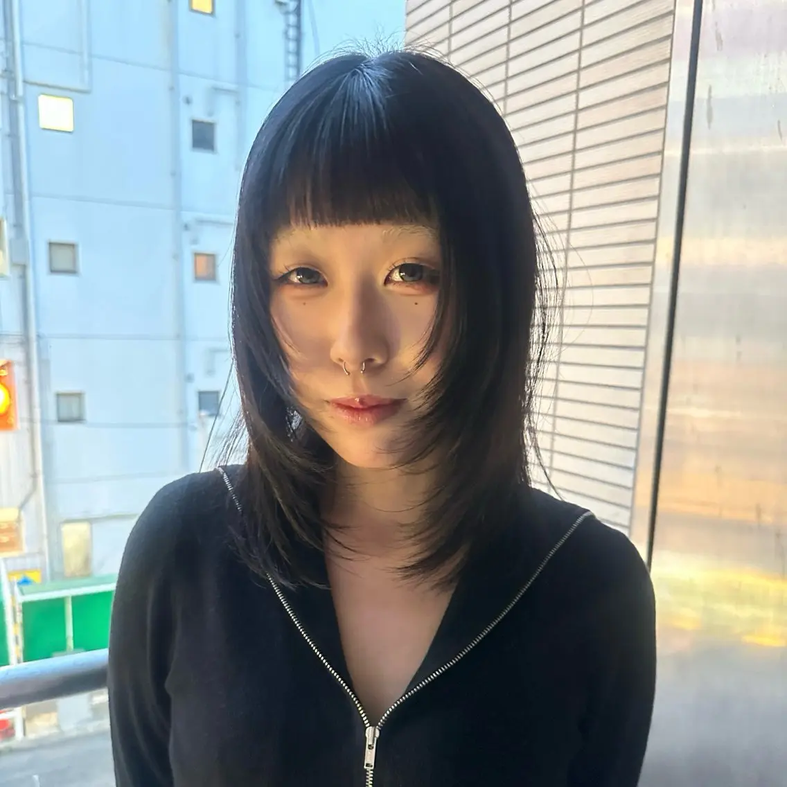 ミディアム ブリーチ🩸 レイヤー🪬yumeのヘアスタイル