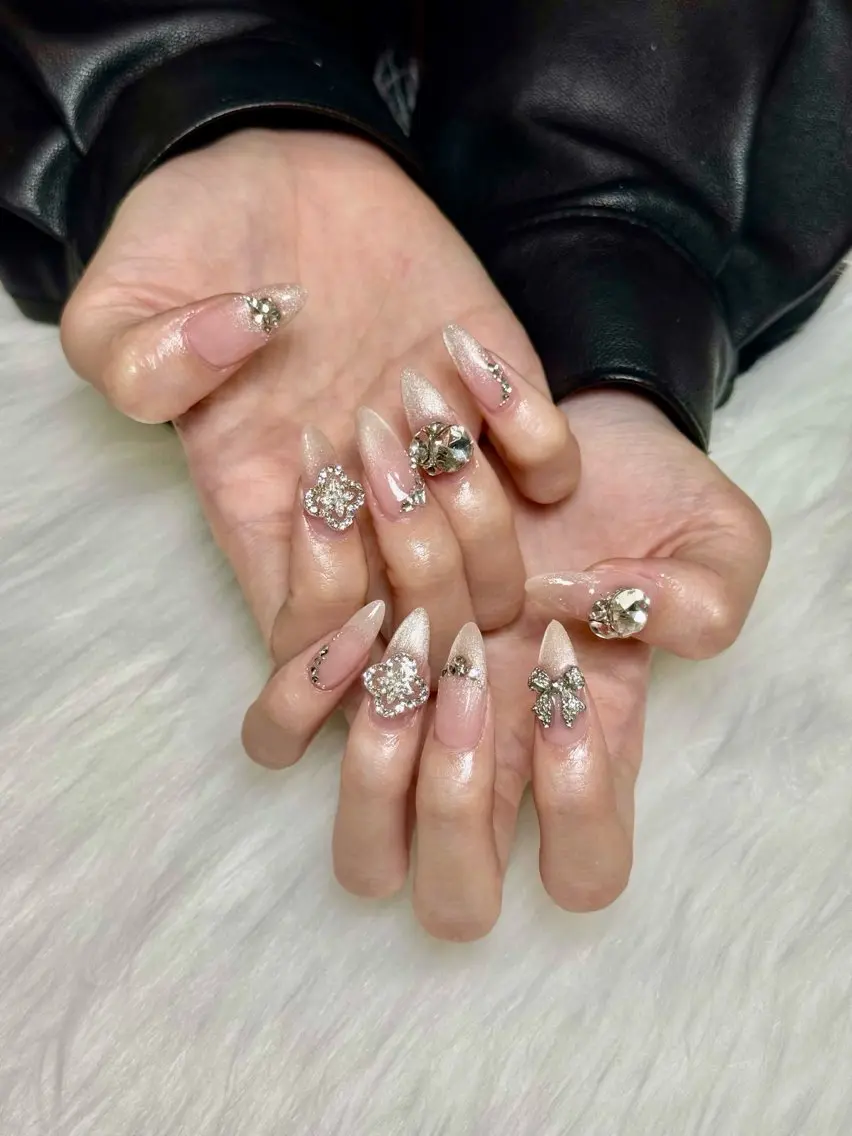ネイル チークネイル ドット フットネイル フレンチネイル グラデーション ハンドネイル ハンドケア Aria Nail Beautyのネイルデザイン