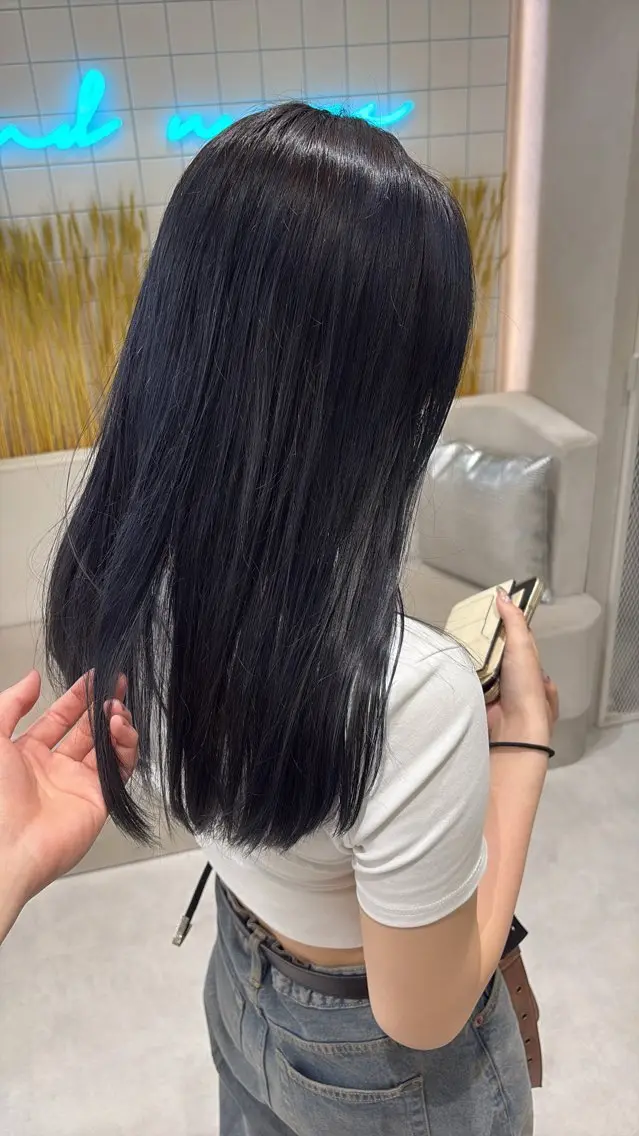 セミロング レイヤーカット 縮毛矯正 ヘアカラー Yuta✂︎ 韓国レイヤー🪽のヘアスタイル