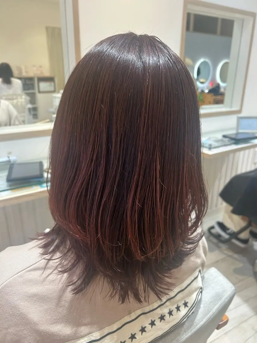 セミロング くびれヘア レイヤーカット 大川 夏実のヘアスタイル