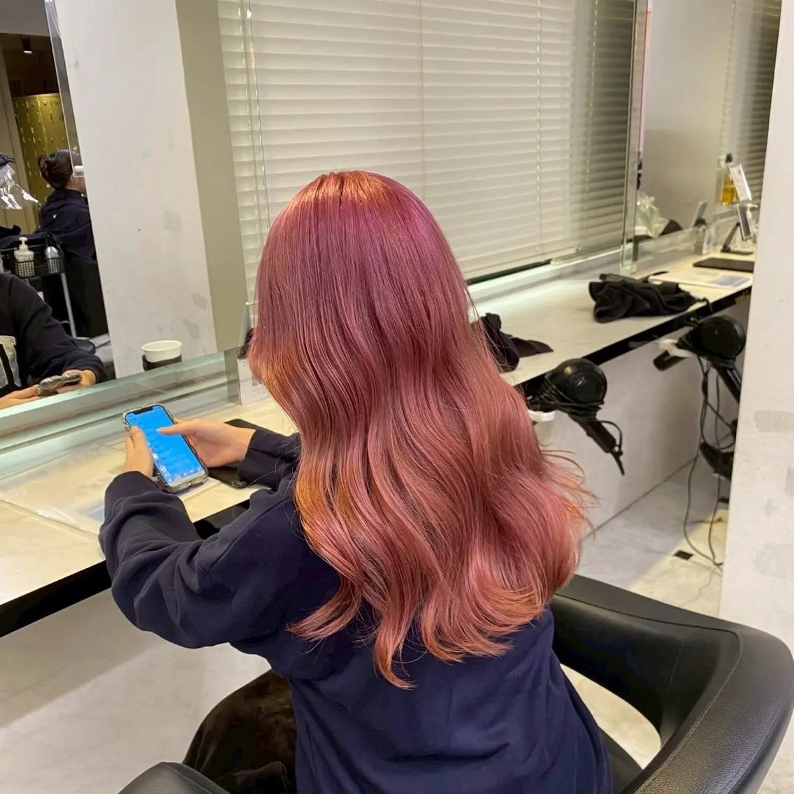 セミロング 暖色系ハイトーン♡ mioriのヘアスタイル