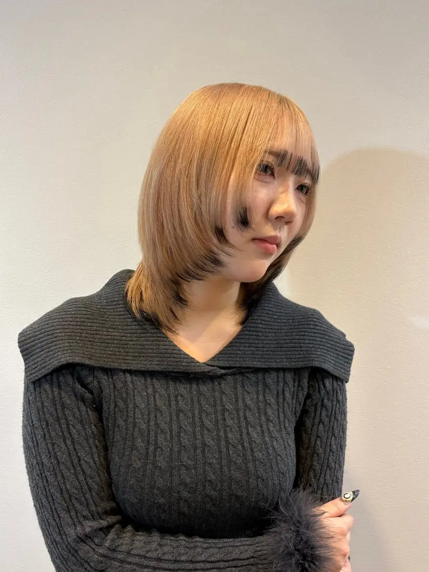 ミディアム カラー ベージュカラー 黒髪 ブリーチ ミルクティーベージュ ハッシュカット カット ヘアカラー トリートメント ゆな🎀ハイトーン /レイヤーのヘアスタイル