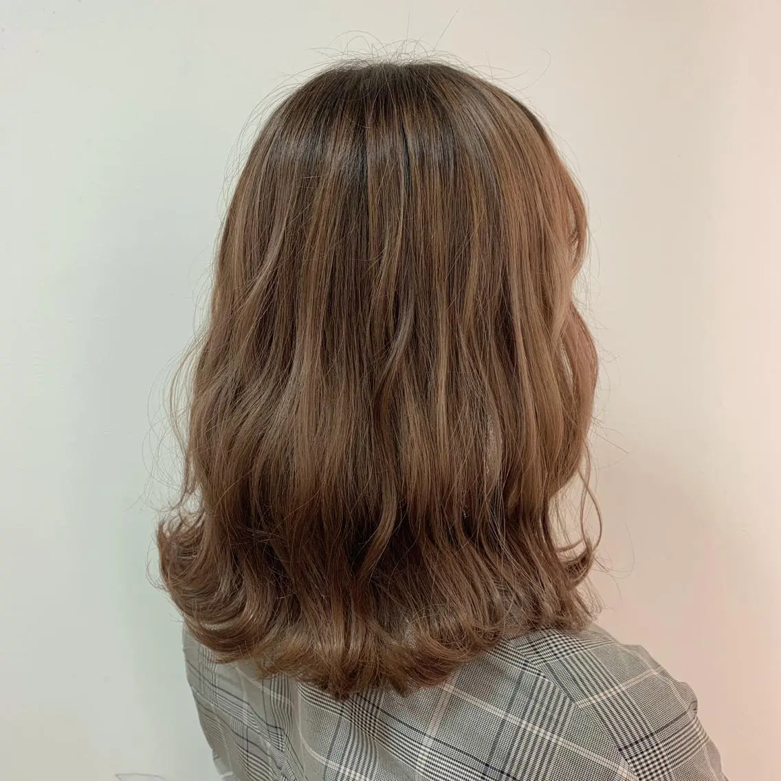ミディアム 菅原リキヤ くびれレイヤーヘアのヘアスタイル