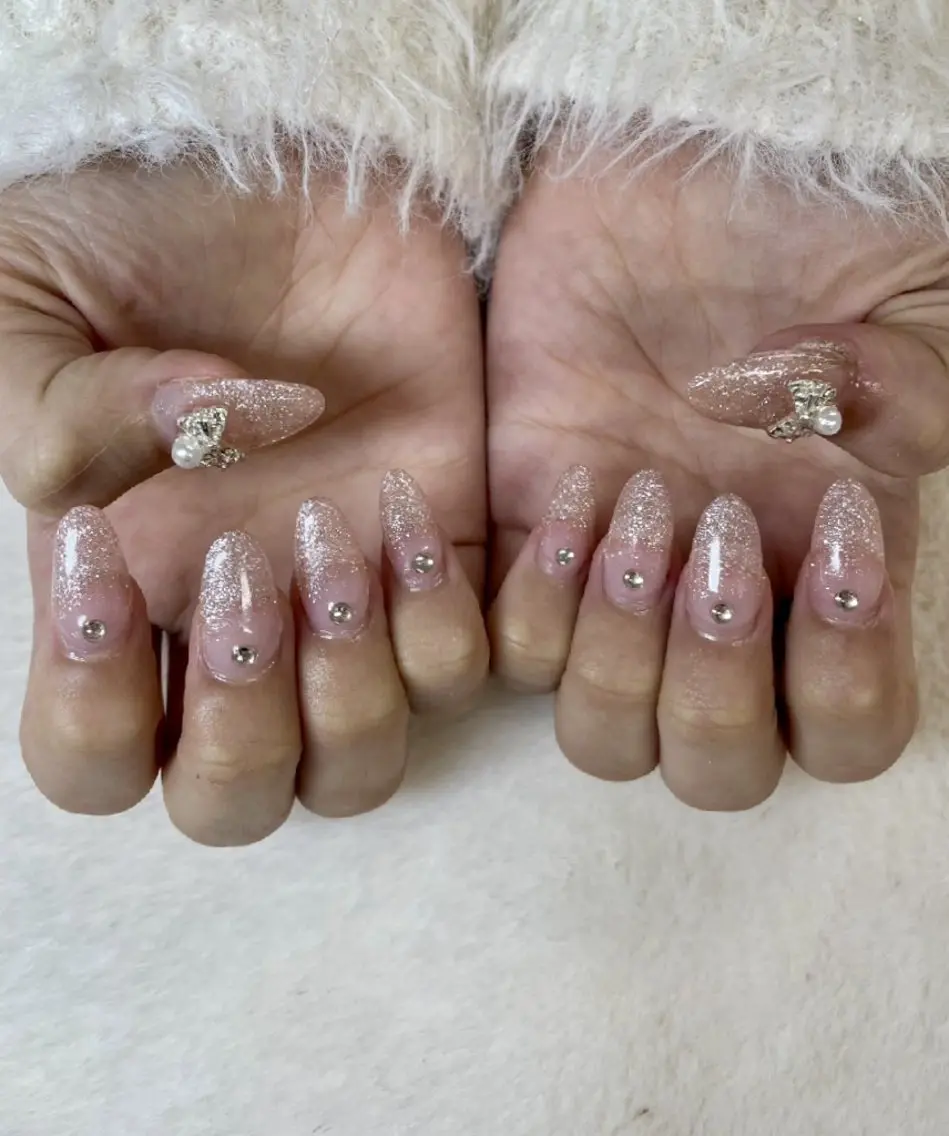 ネイル 長さ出し グラデーション ラメ(グリッター) ラメグラデーション ハンドネイル 心斎橋Salon Epokkuのネイルデザイン