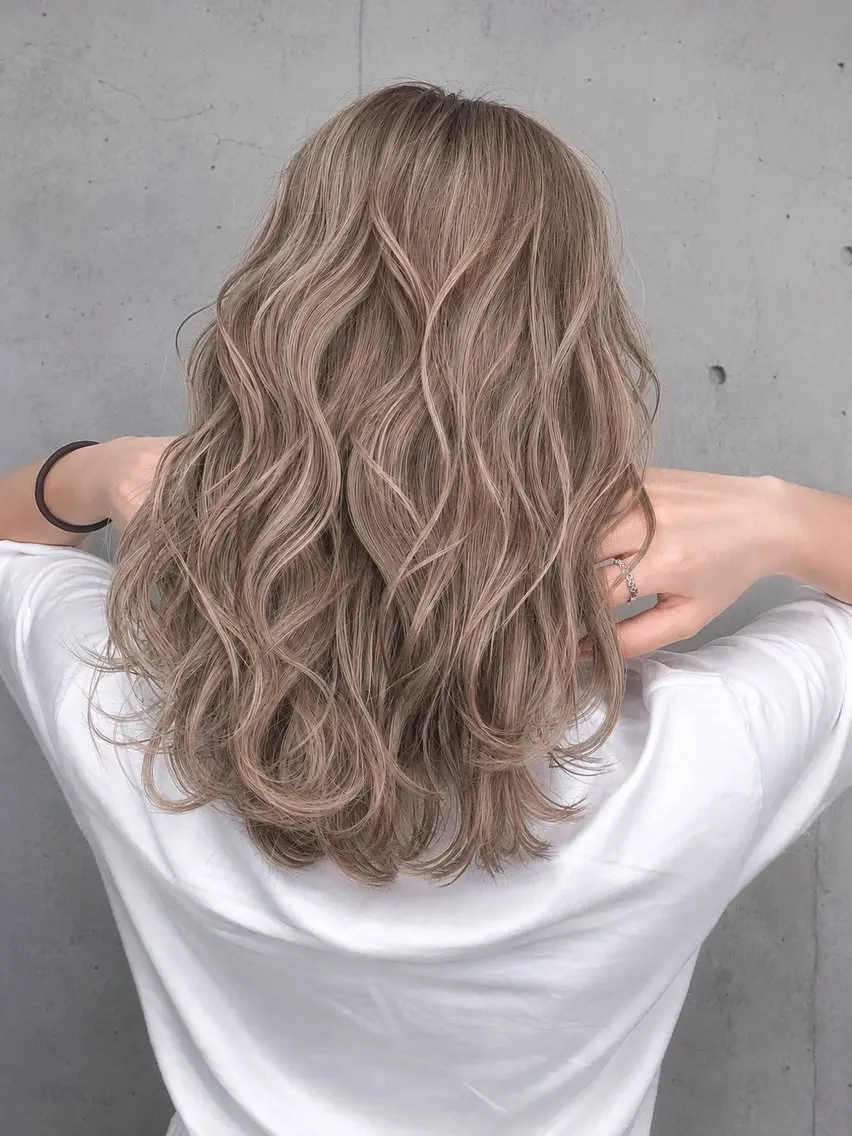 セミロング ヘアカラー トリートメント 艶髪🫧透明感 💎岡庭春菜🎀のヘアスタイル