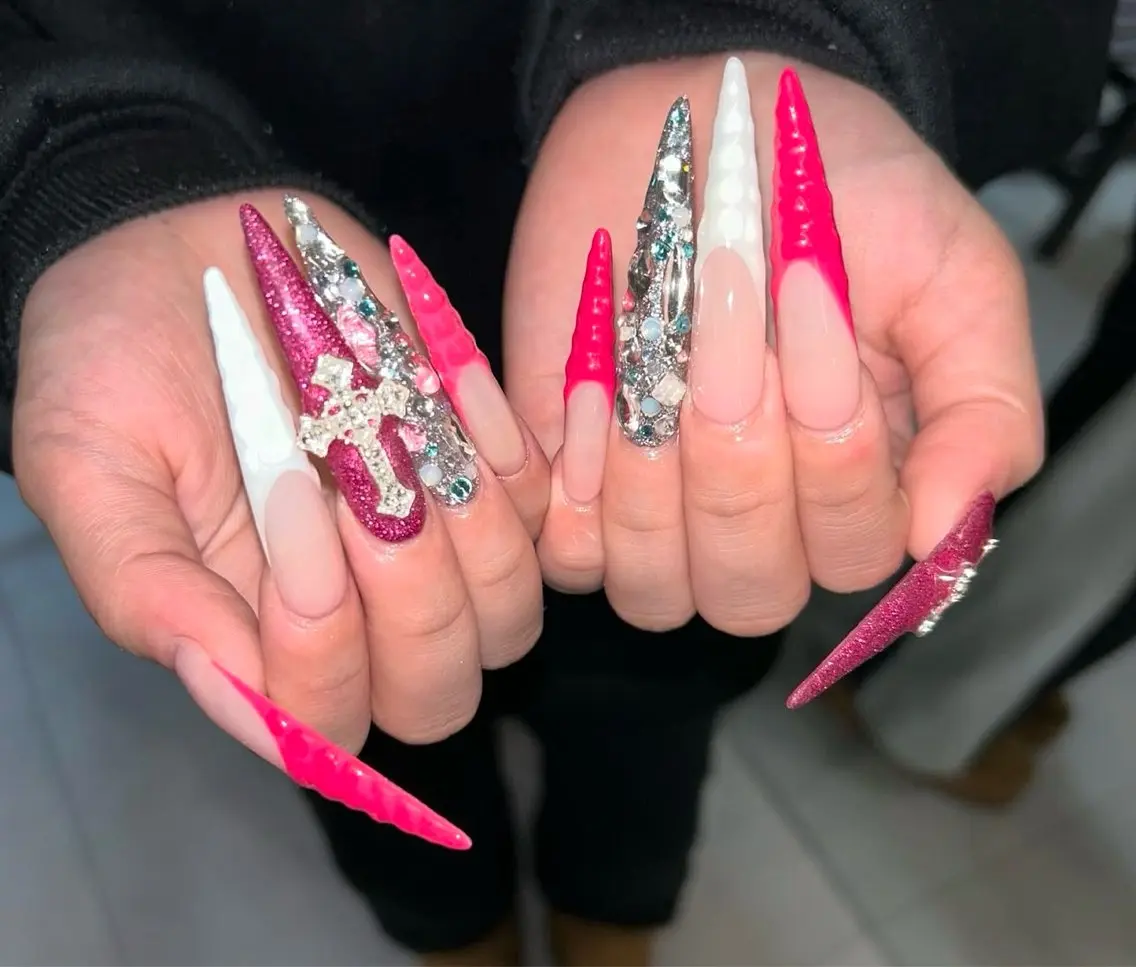 ネイル グラデーション キラキラネイル ワンカラーネイル 冬ネイル Jenn Nail Salonのネイルデザイン