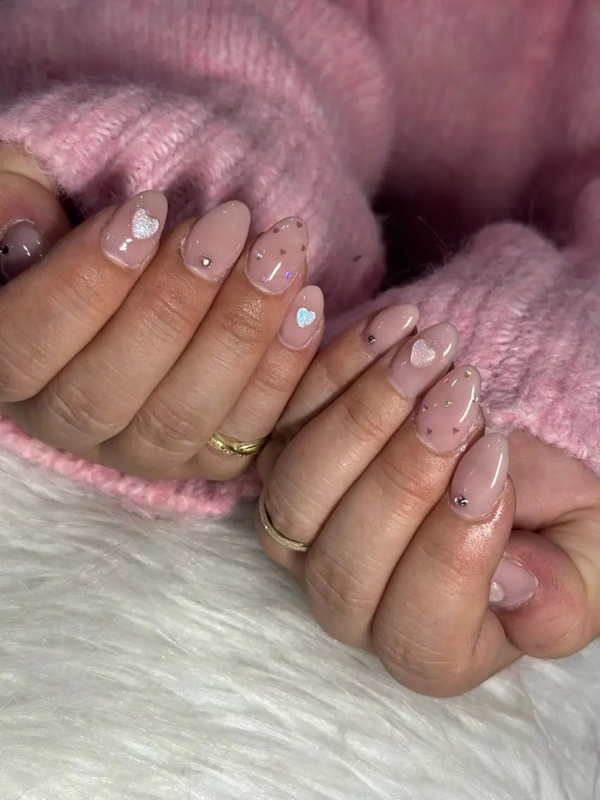 ネイル LAVISH 大和店 emi・:*+のネイルデザイン