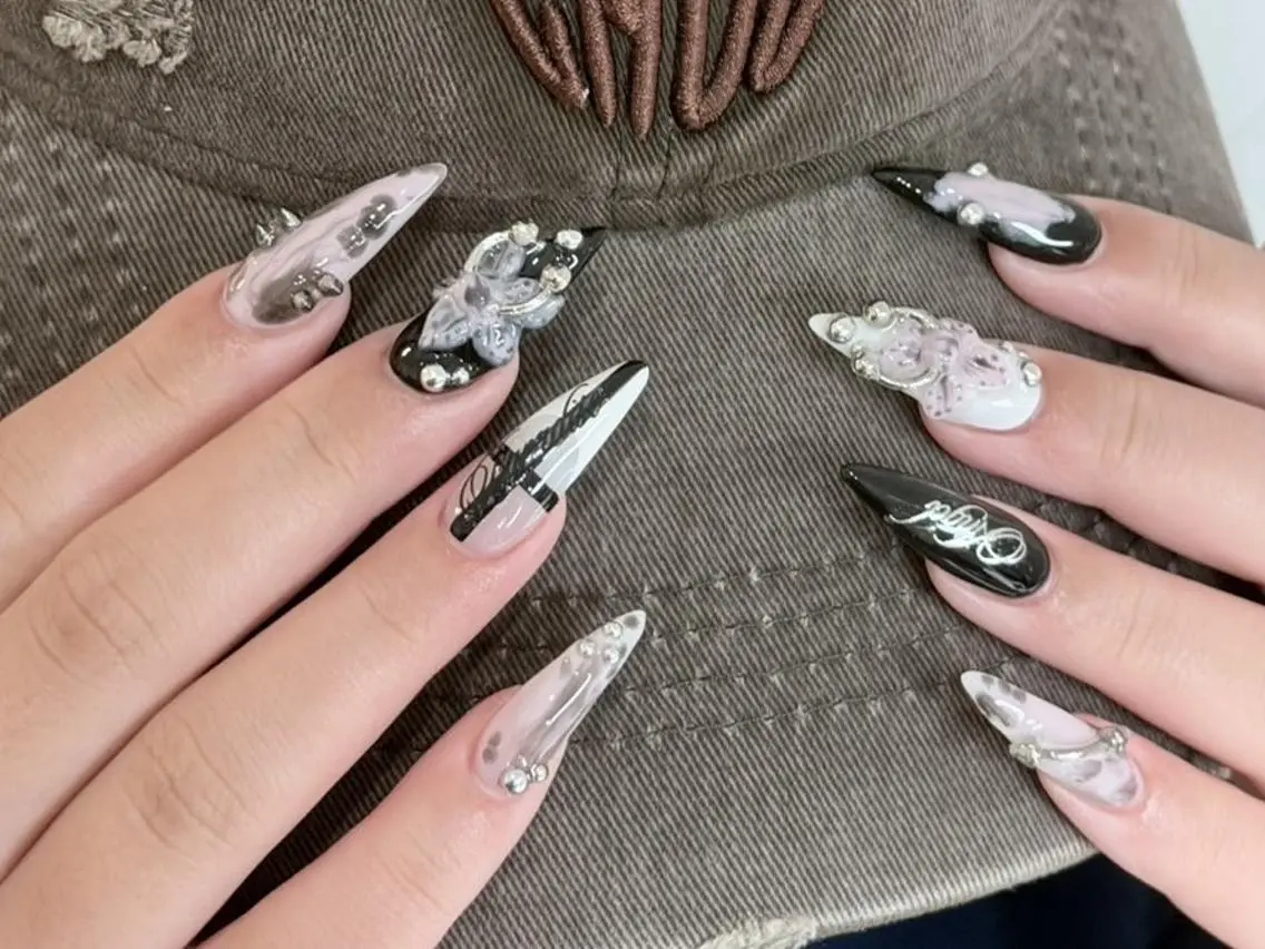 ネイル 長さ出し グラデーション 卒業式 キラキラネイル マグネットネイル RiRi Belle Nail池袋のネイルデザイン