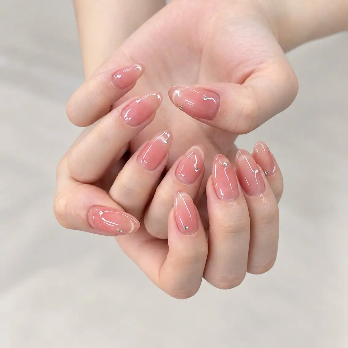 ネイル アートネイル ジェルネイル 韓国ネイル ニュアンスネイル ストーンネイル ハンドネイル Luna Nail.Novaのネイルデザイン