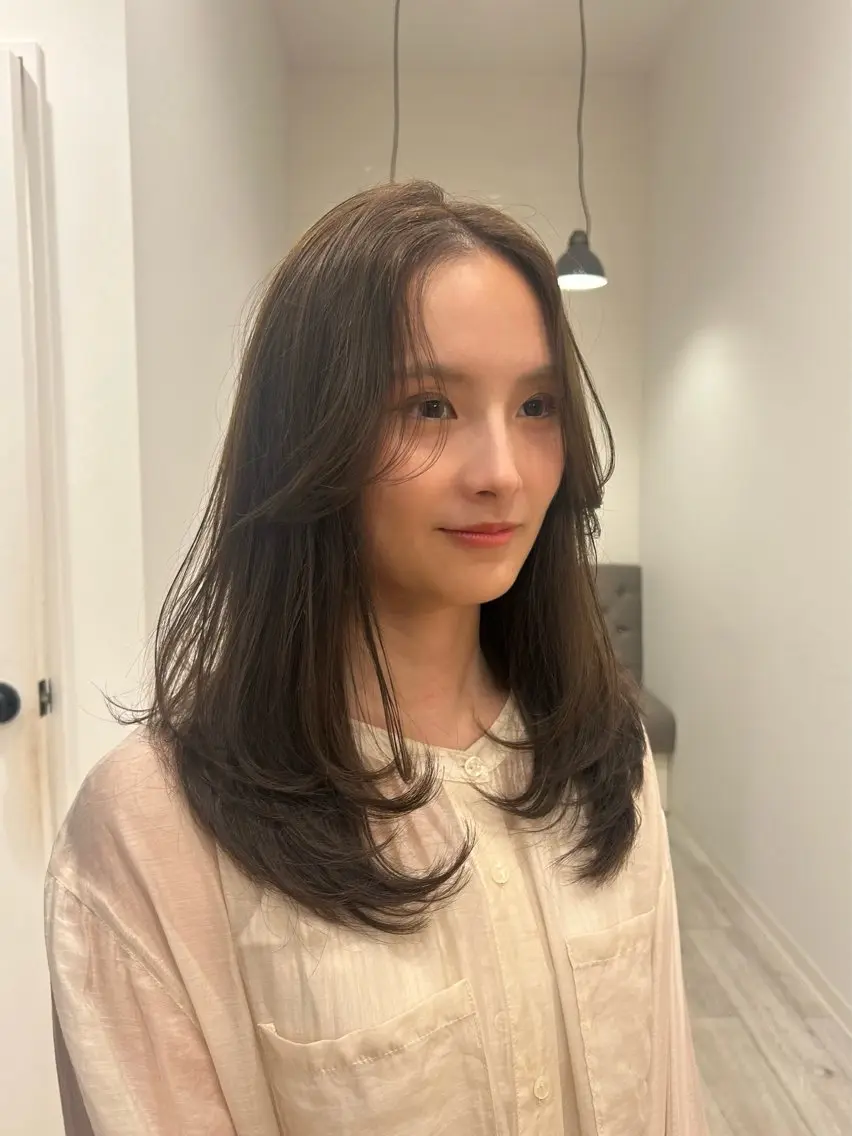 ミディアム カラー ブラウンカラー 透明感カラー くすみブラウン カット ヘアカラー トリートメント レイヤーカット/長岡 グレージュ/マユ🎀のヘアスタイル