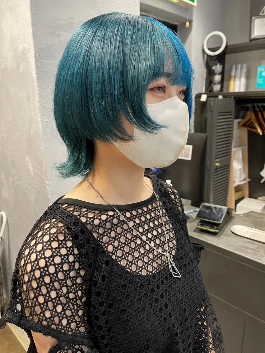 ショート カラー ブリーチ ケアブリーチ デザインカラー ダブルカラー イヤリングカラー TATSUブリーチ/ ミルクティーベージュのヘアスタイル