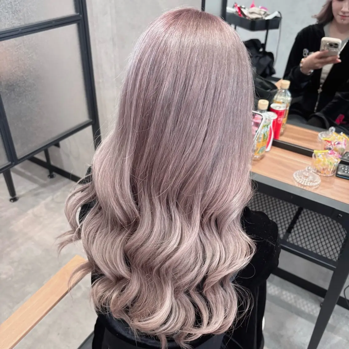 ロング カラー ブリーチ ヘアカラー 🎀𝑴𝑰𝑯𝑶 長岡/ケアカラー🎀のヘアスタイル