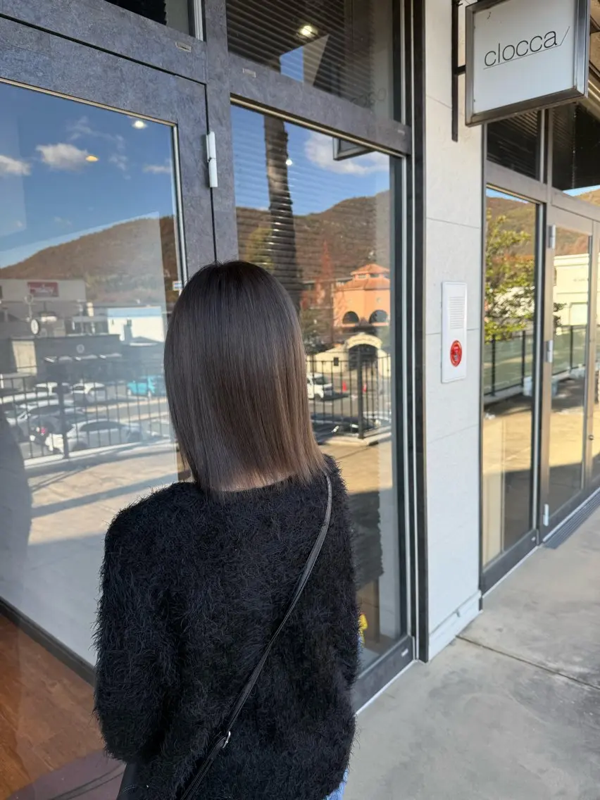 ミディアム カラー グレージュ ヘアカラー トリートメント 鵜飼 真伍のヘアスタイル
