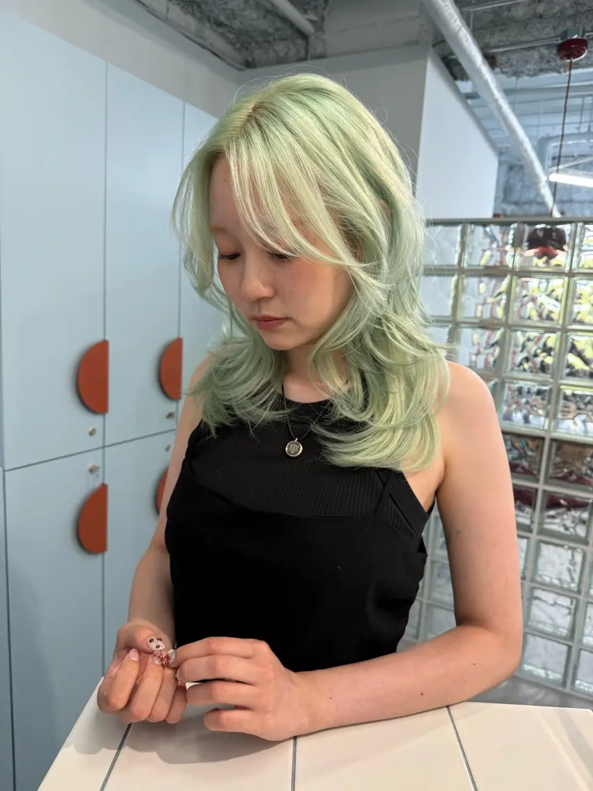 カラー ミント ミントグリーン ヘアカラー 【qulim】松尾 香透のヘアスタイル