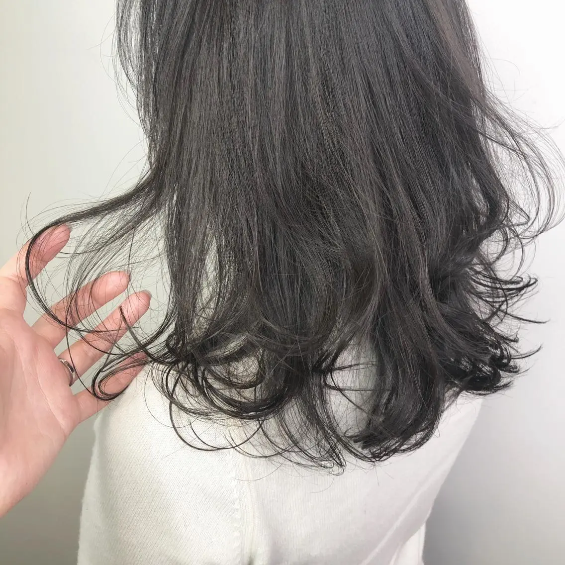 ミディアム カット ヘアカラー トリートメント ＨＩ ROのヘアスタイル