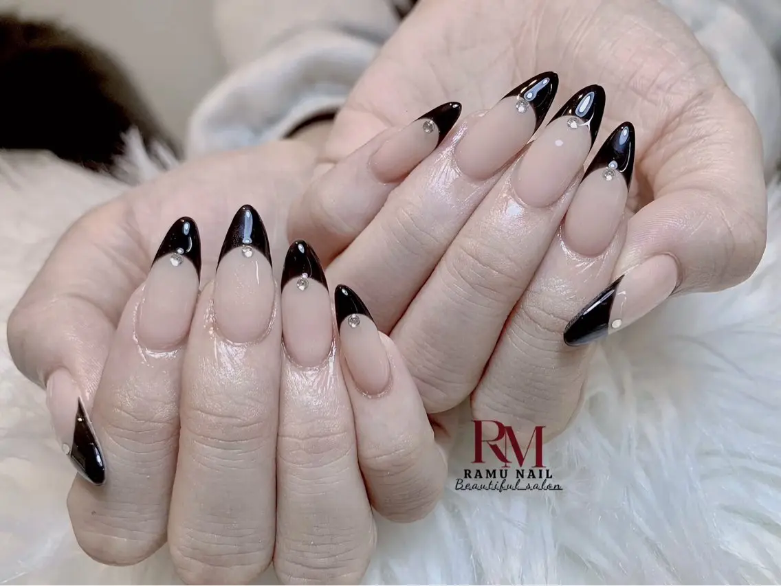 ネイル キラキラネイル マグネットネイル ミラーネイル ピンク ストーンネイル ハンドネイル RAMU Nail 恵比寿店のネイルデザイン