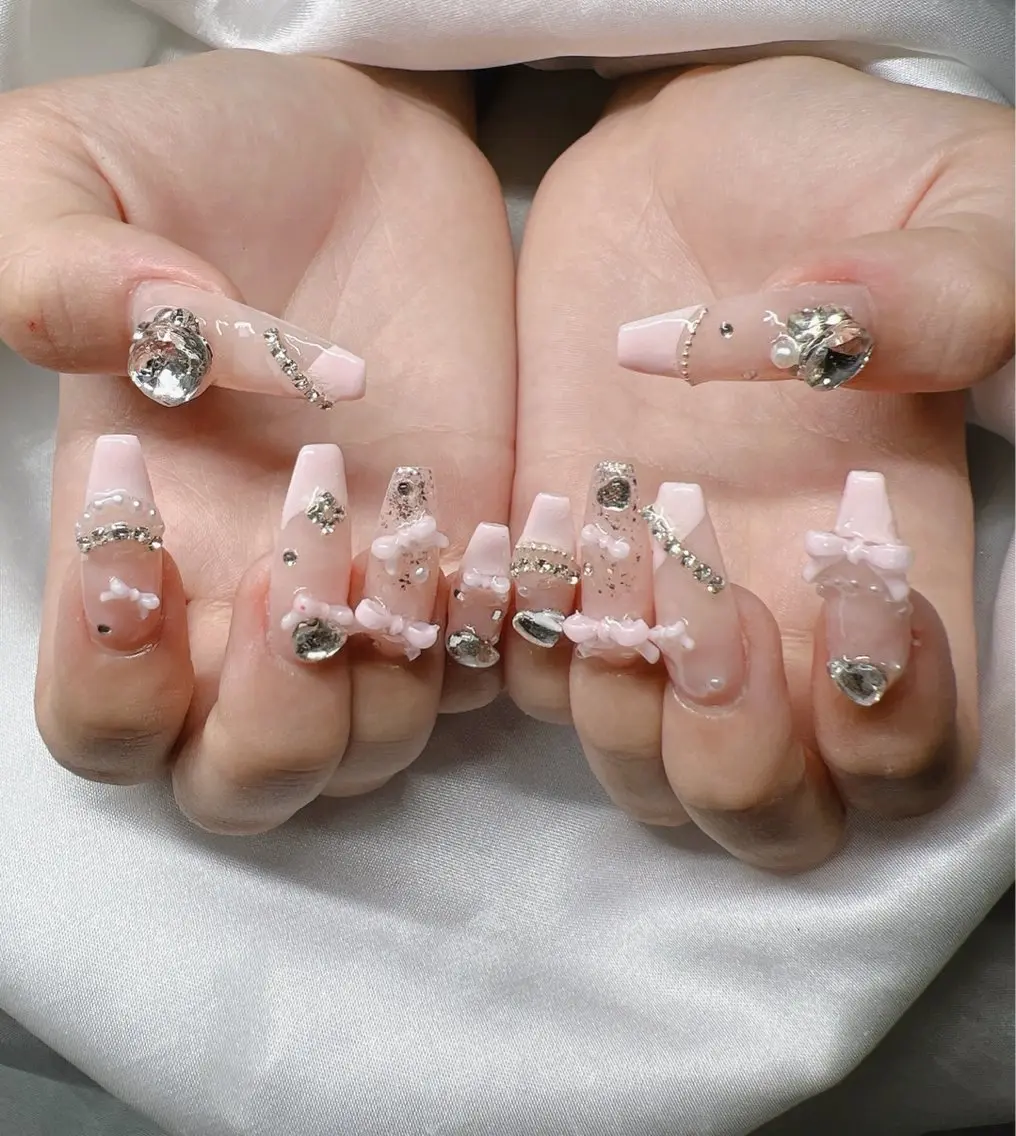 ネイル 長さ出し グラデーション 卒業式 キラキラネイル マグネットネイル ハンドネイル Lee Nailsのネイルデザイン