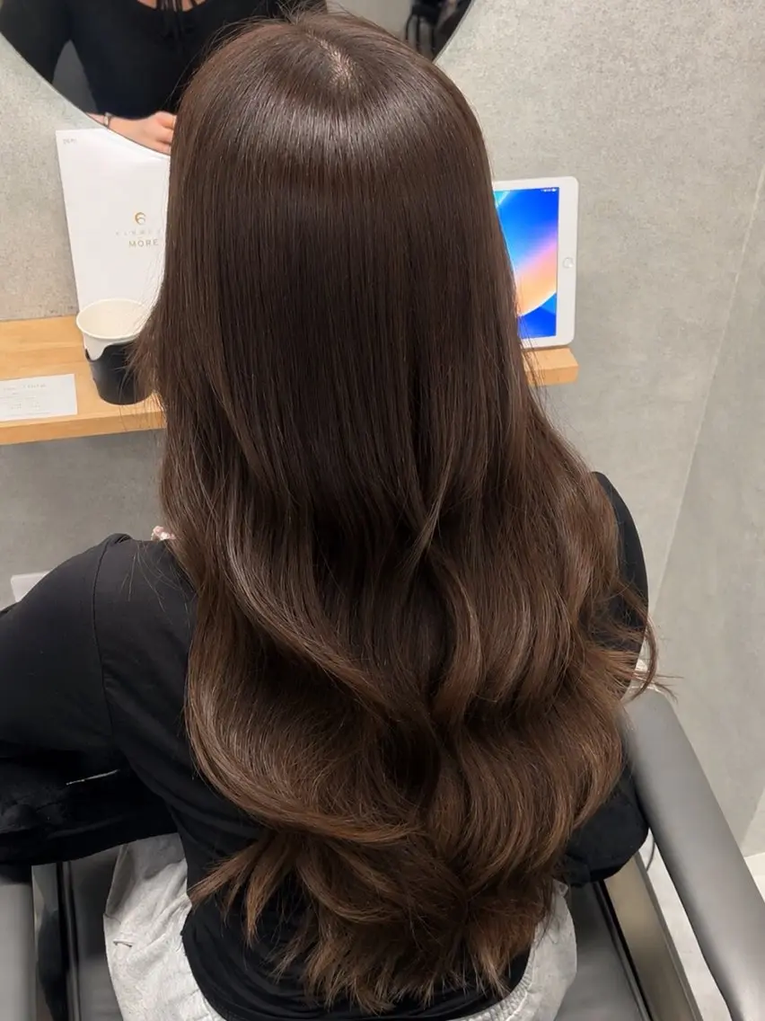 セミロング カット ヘアカラー トリートメント 透明感カラー/レイヤ ー/顔まわり/辻部のヘアスタイル