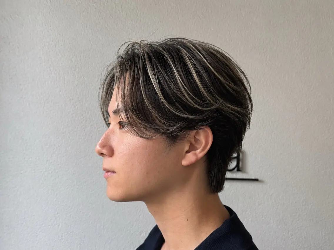 ミディアム カラー メンズ 丹生 滉太のヘアスタイル