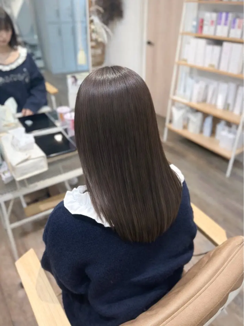 【絡まりが気になる方】ツヤ感美容液カラー💎×似合わせカット⟡꙳＋ウォータートリートメント🫧軽い質感の手触り✨️の写真