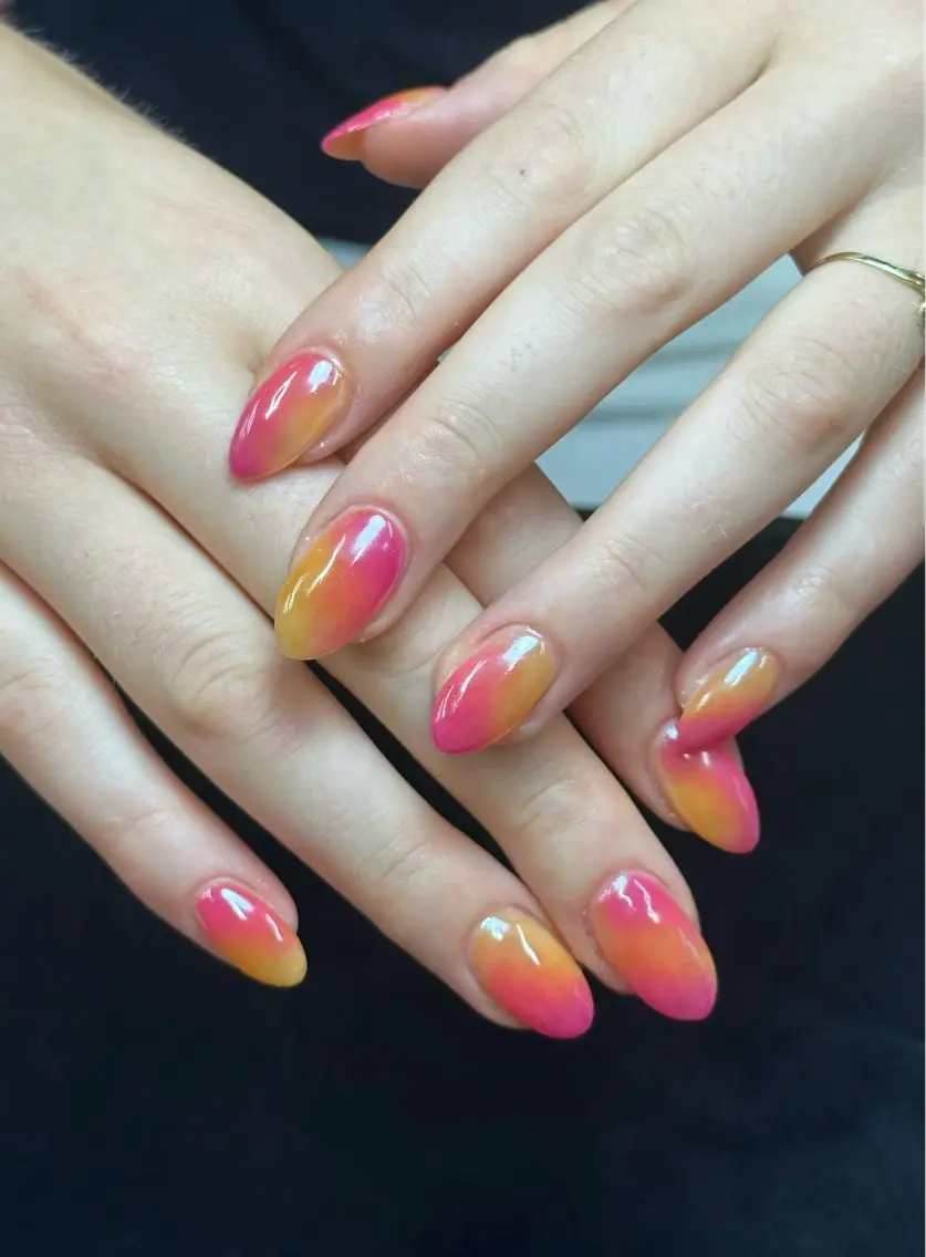 ネイル ジェルネイル グラデーション 韓国ネイル 持ち込み ニュアンスネイル Iconic Nailのネイルデザイン