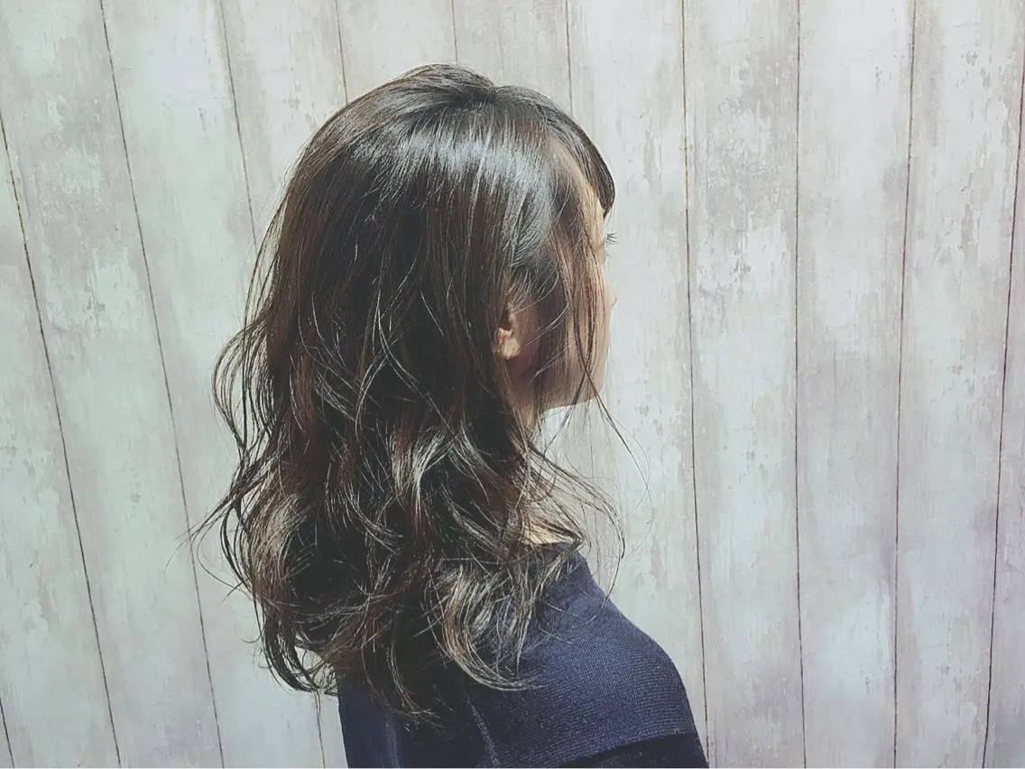 ロング カラー イルミナカラー boutique misakiのヘアスタイル