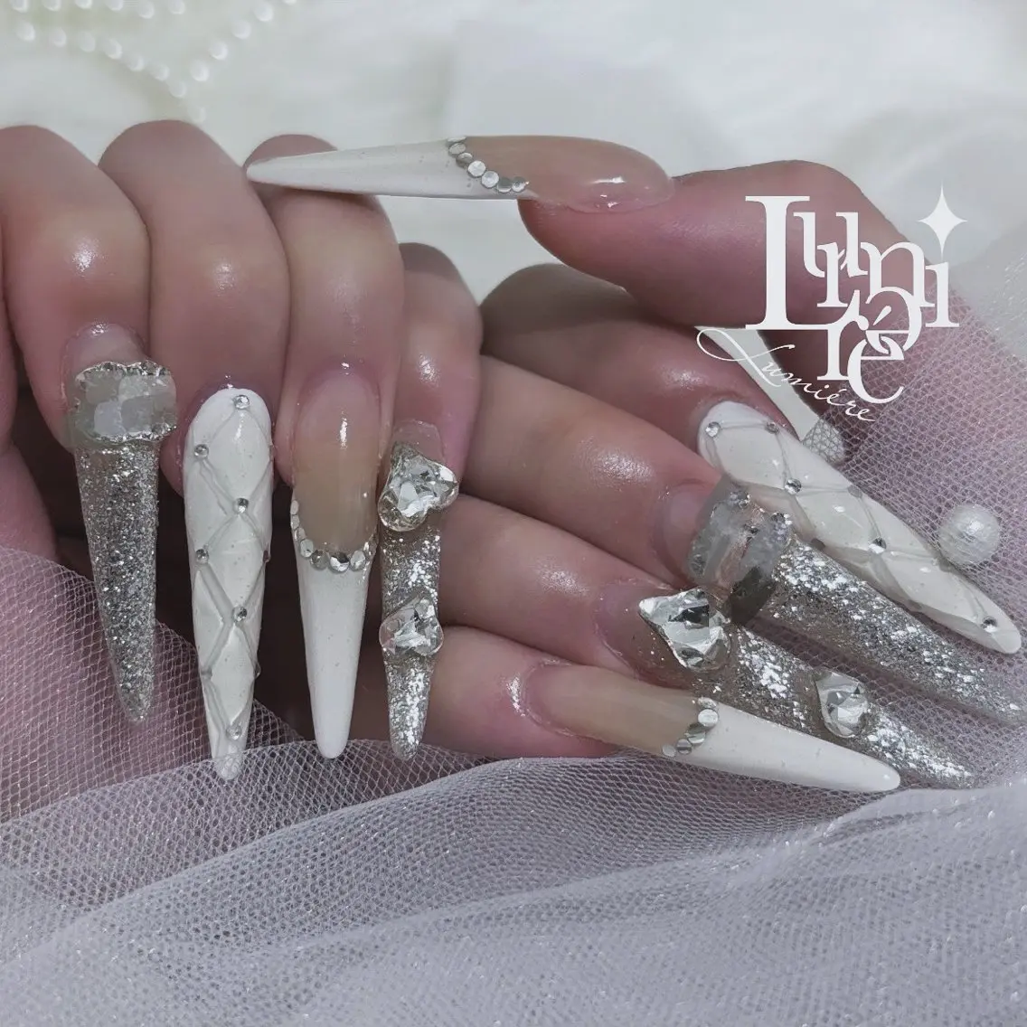 ネイル ハンドネイル Lumière｜ ロング｜ワンホンのネイルデザイン