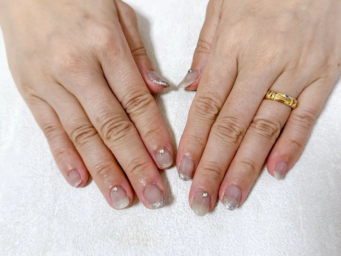 ネイル オーロラネイル フットネイル フレンチネイル ジェルネイル マグネットネイル ハンドネイル mogunail &blowのネイルデザイン