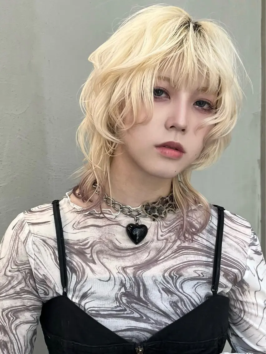 セミロング カラー ヘアカラー イツク ⚡️ ルーツ/ハイトーンのヘアスタイル