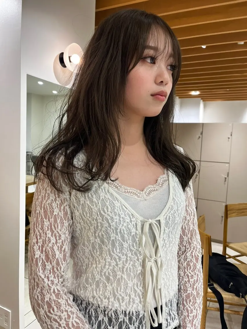 セミロング カラー ベージュカラー ブリーチ 透明感カラー ダブルカラー ブリーチなしカラー カットモデル/ 髪質改善/みわのヘアスタイル