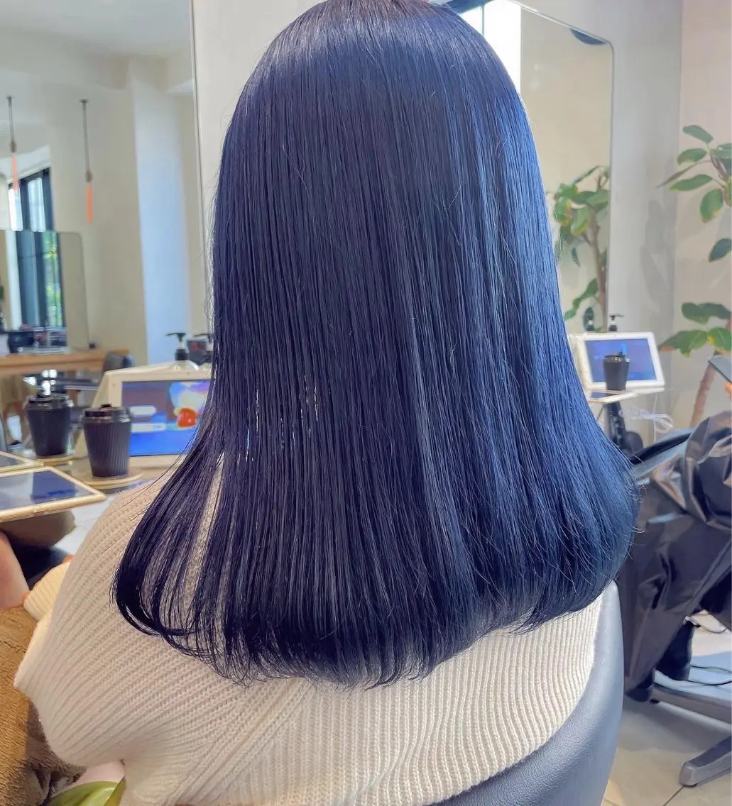 カラー ブリーチ ブルーカラー ⛄️縮毛/ブリーチ/ れい🐯のヘアスタイル