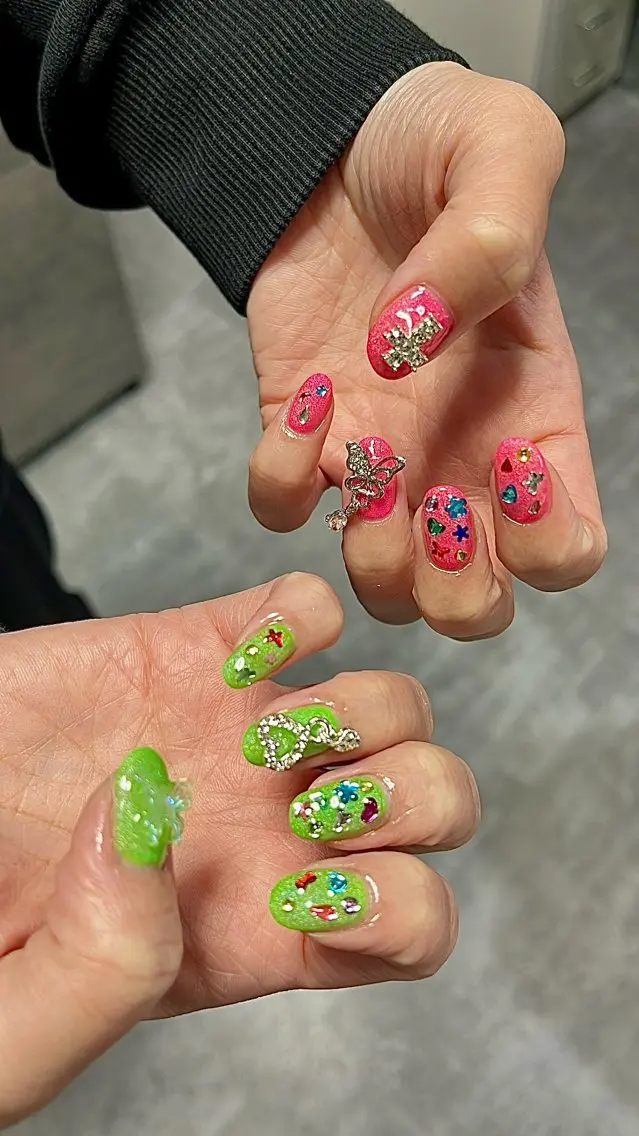ネイル マグネットネイル ハンドネイル NailByua 武蔵新城徒歩4分のネイルデザイン