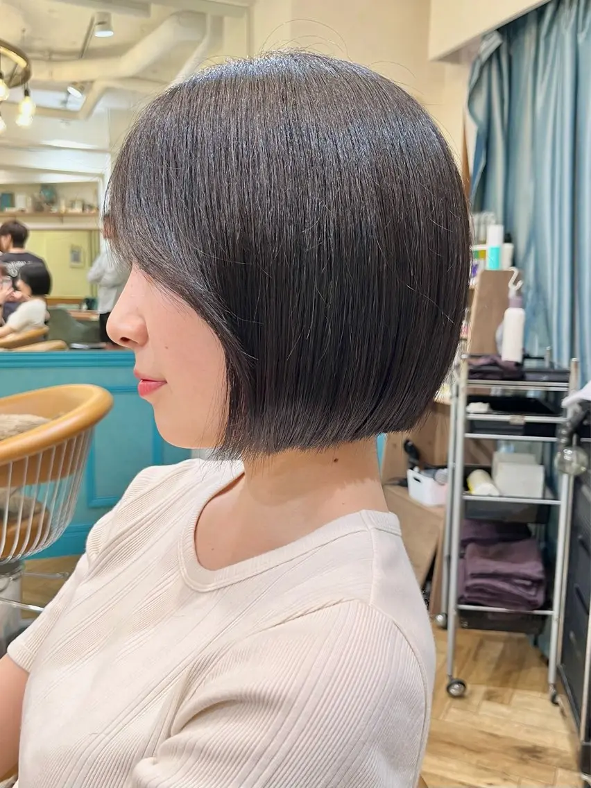ミディアム カラー パーマ ヘアアレンジ ブリーチ ケアブリーチ 透明感カラー ダブルカラー ハイライトカラー カット トリートメント ヘアセット ボブ｜韓国｜美髪矯正 ｜amika🌙のヘアスタイル