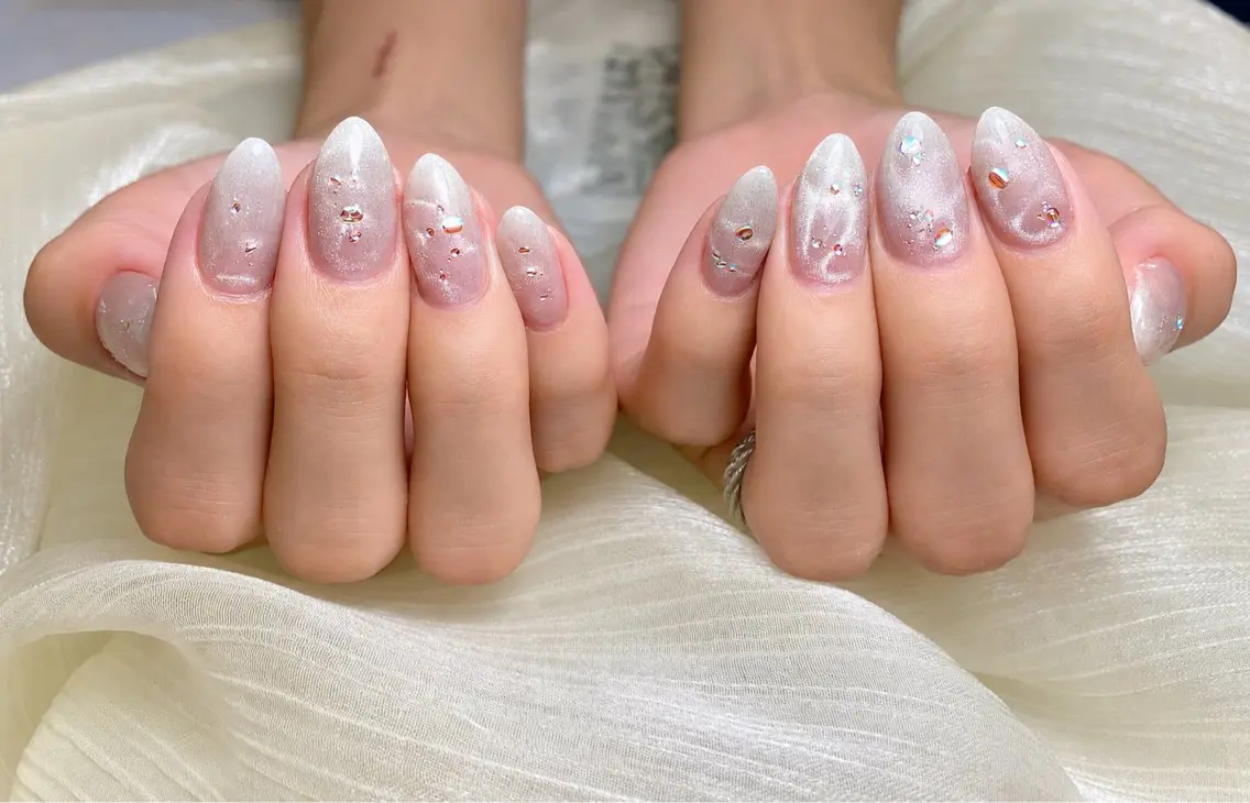 ネイル チークネイル ドット フットネイル フレンチネイル グラデーション ハンドネイル フットネイル HANA 川越東口ネイルサロンのネイルデザイン