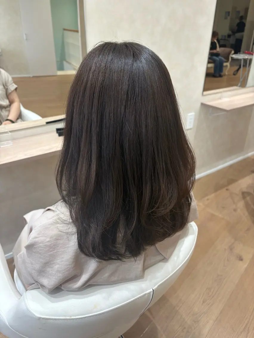 セミロング カラー レイヤーカット カット ヘアカラー 湊 陽菜のヘアスタイル