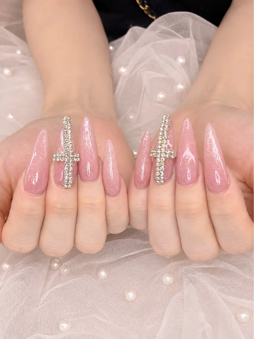 ネイル 長さ出し ジェルネイル キラキラネイル 韓国ネイル ロングネイル ハンドネイル ハンドケア min nail salonのネイルデザイン