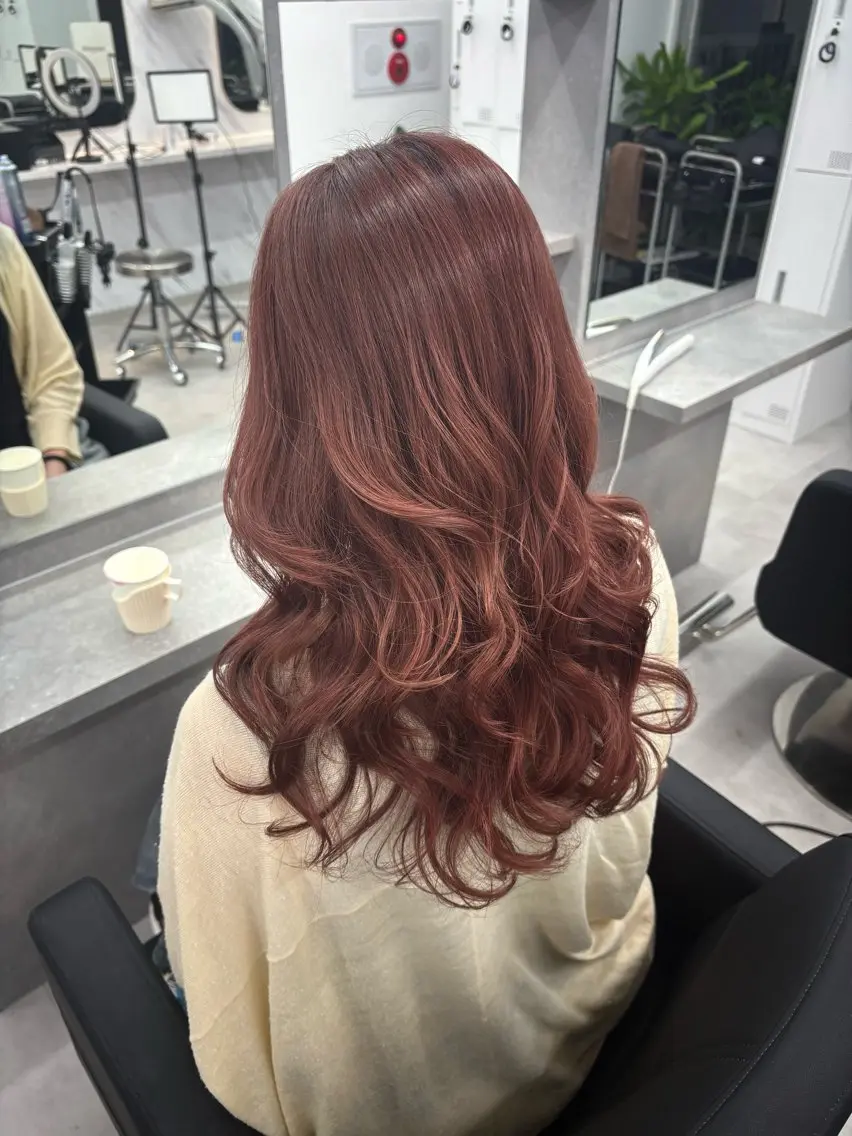 カラー カシス ヘアカラー トリートメント 韓国レイヤーカット/ AIRIのヘアスタイル
