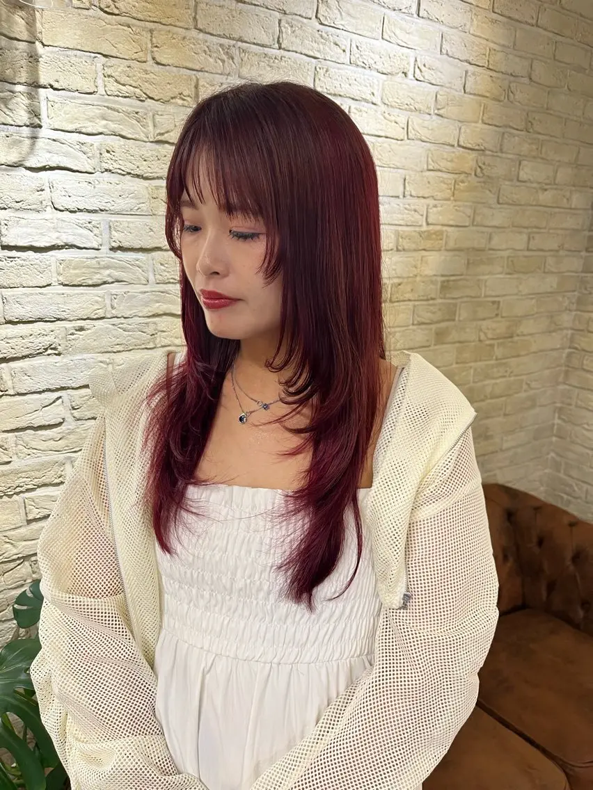 ロング 河上 麻衣/白髪ぼかしのヘアスタイル