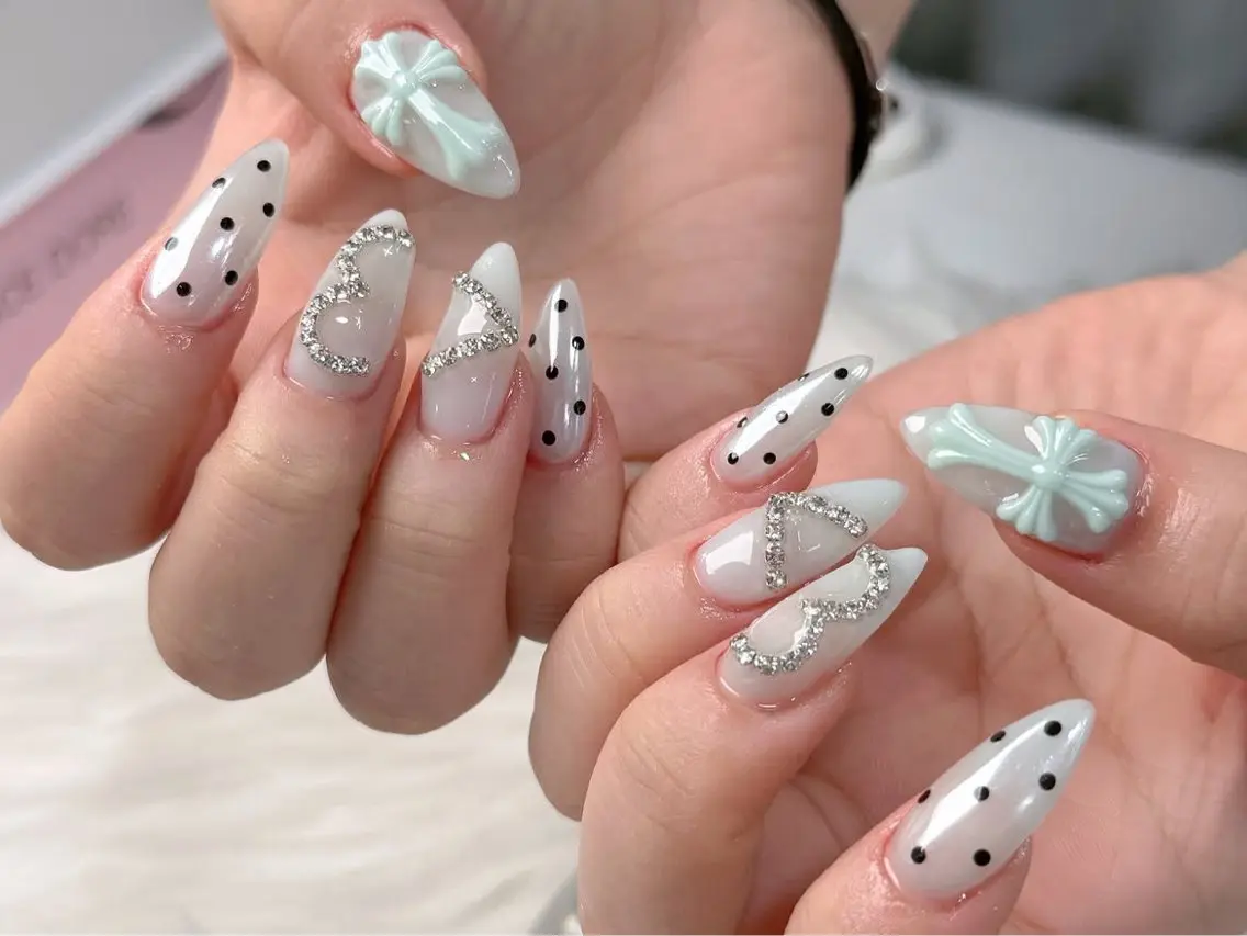 ネイル オーロラネイル チークネイル フットネイル フレンチネイル ジェルネイル ハンドネイル ハンドケア NEW NAIL💞 yukiのネイルデザイン