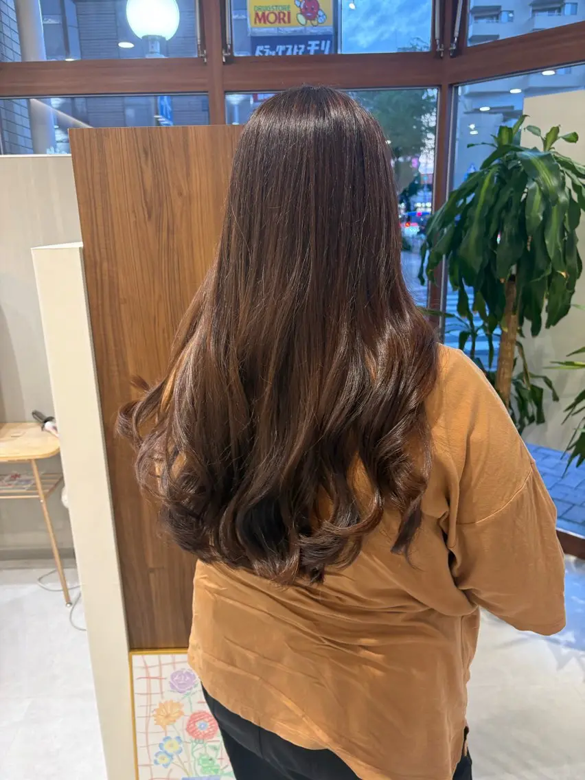 ロング ヘアカラー 吉田 絢音のヘアスタイル