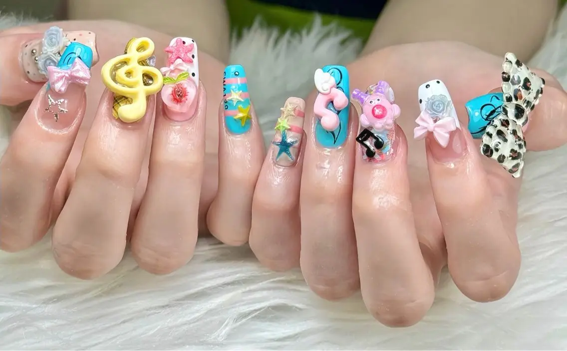ネイル アートネイル ボルドー フレンチネイル ジェルネイル 氷ネイル・うるうるネイル ハンドネイル Yuki Nailsalonのネイルデザイン
