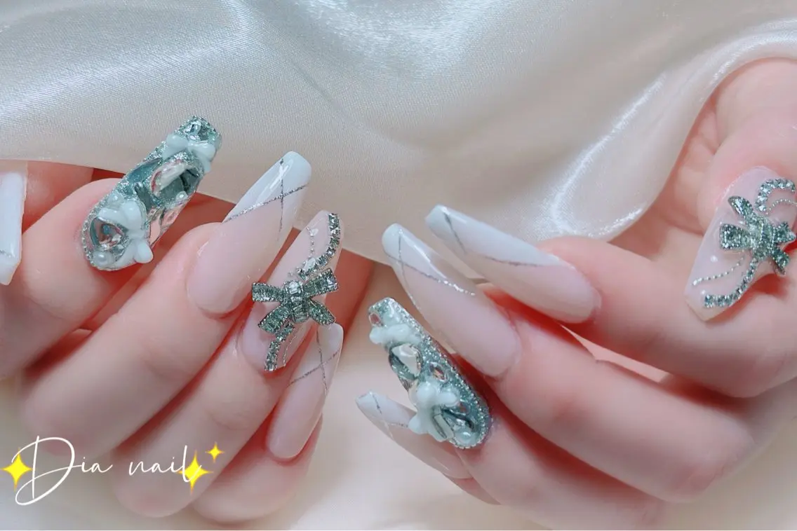 ネイル チークネイル ジェルネイル グラデーション マグネットネイル ニュアンスネイル Di'a nail ネイルサロンのネイルデザイン